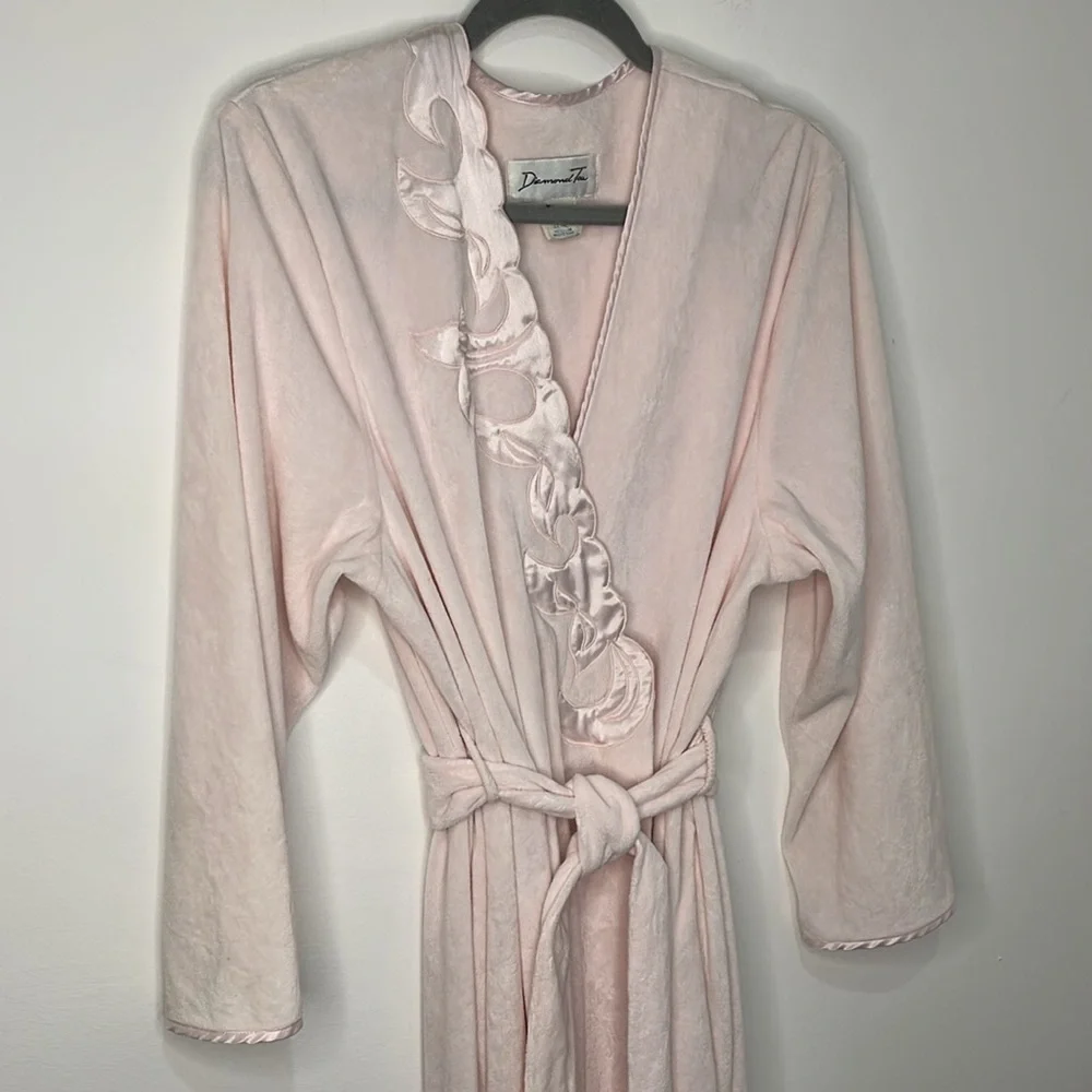 Vintage Diamond Tea Womens Robe Size M Wrap Light Pink Embroidered